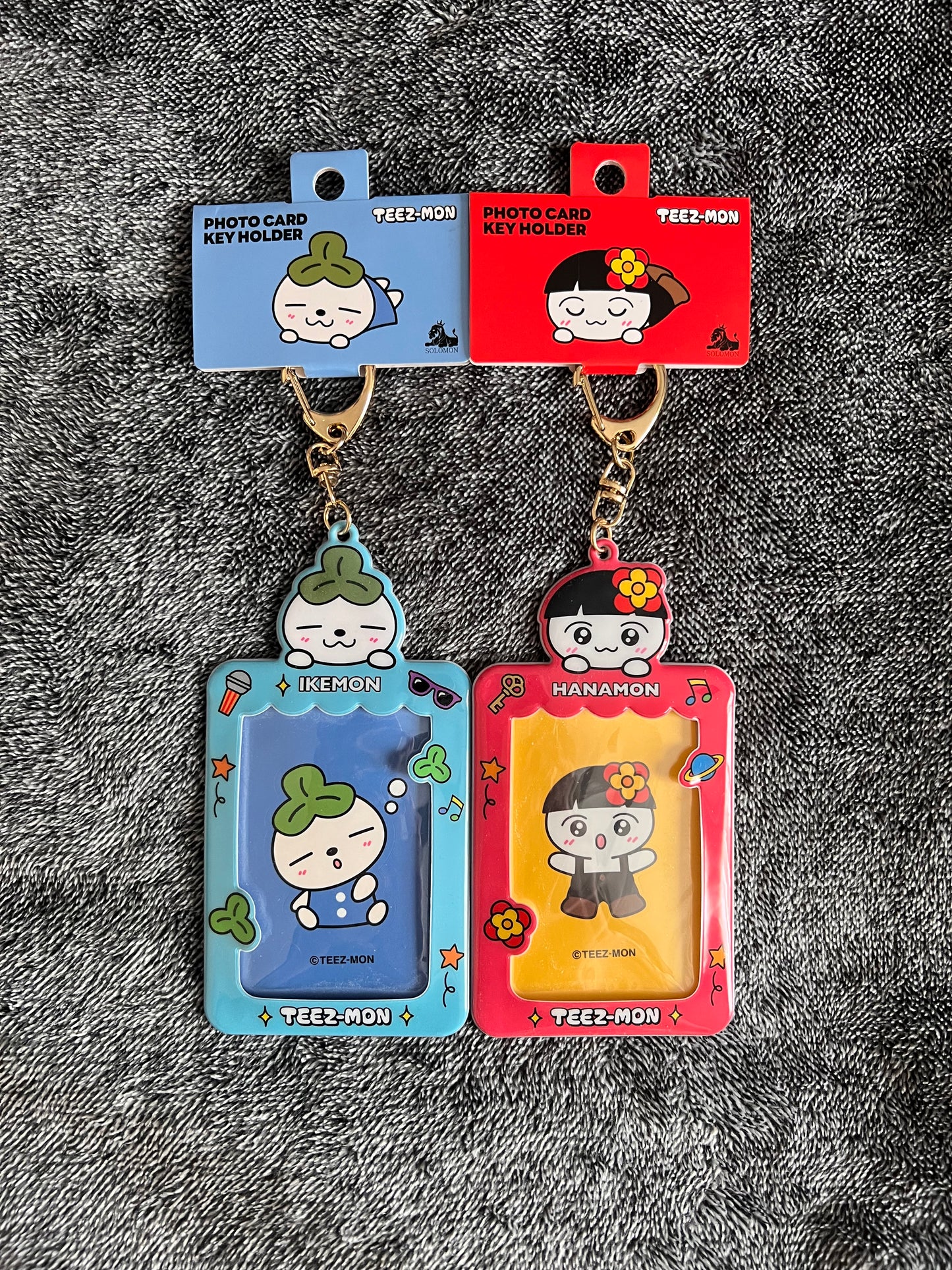 TEEZ-MON Photocard Holder Keyring with Sticker